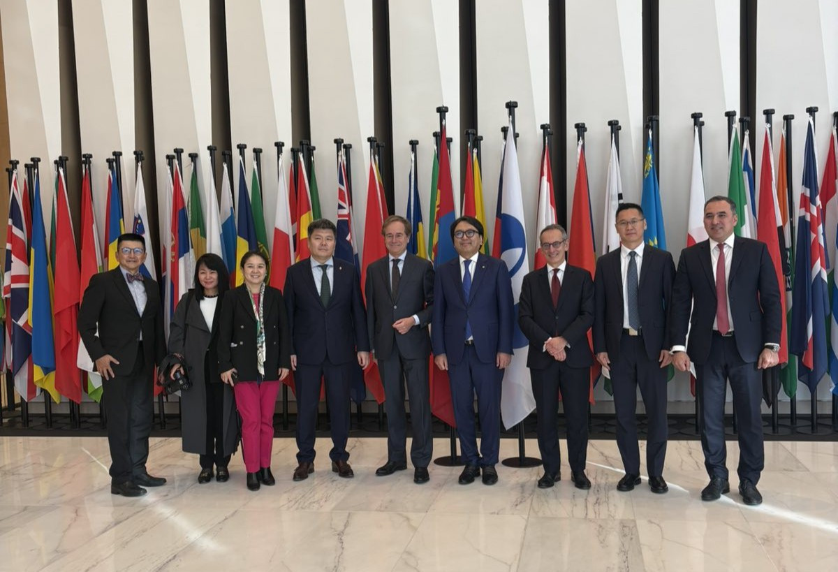 Шадар сайд Т.Доржханд эрчим хүчний шинэчлэлийн хүрээнд Их Британид улсад айлчилж байна